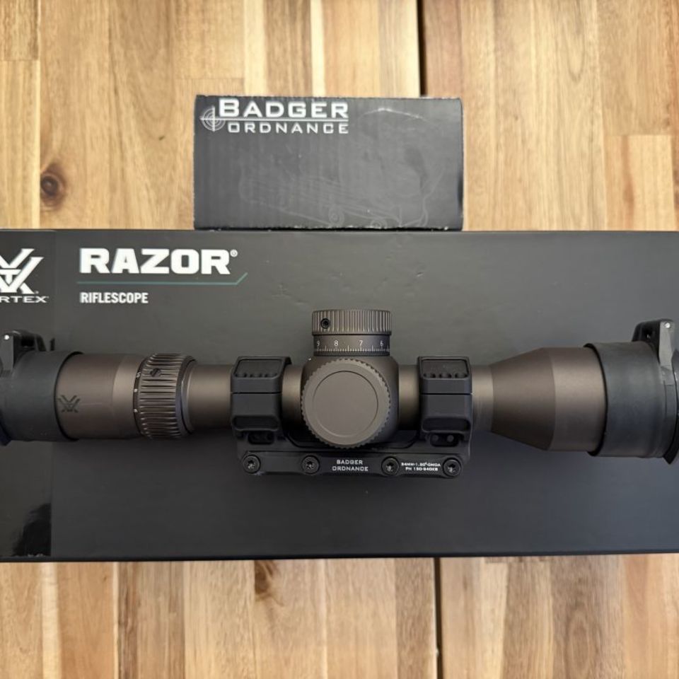 Image 3 - Razor 4-24 