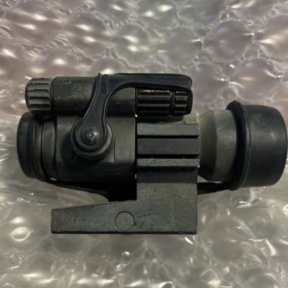 Image 2 - Aimpoint Comp M2 Red dot 