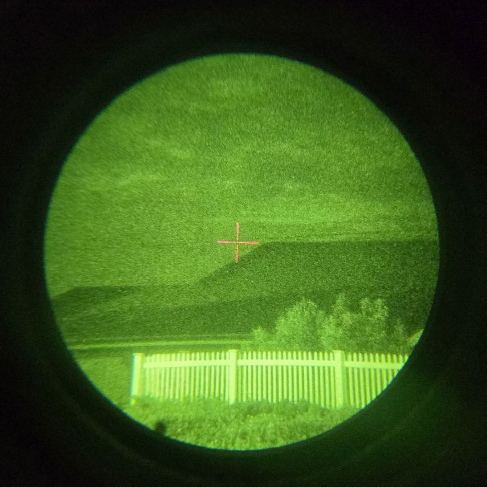 Image 2 - Night Optics D-740 4X Scope 