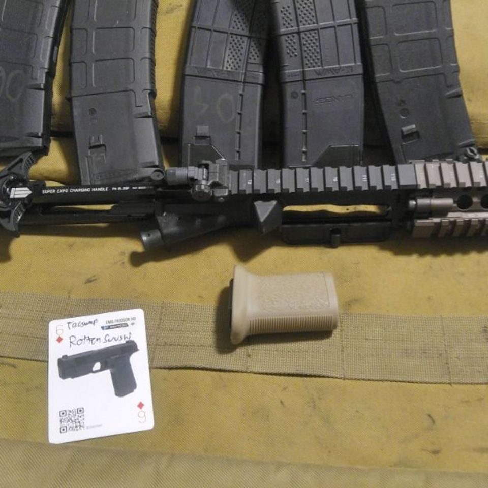 Image 4 - Block II Upper W/ lots extras 