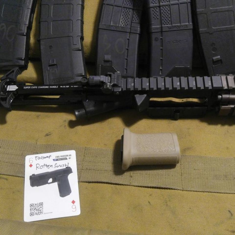 Image 3 - Block II Upper W/ lots extras 