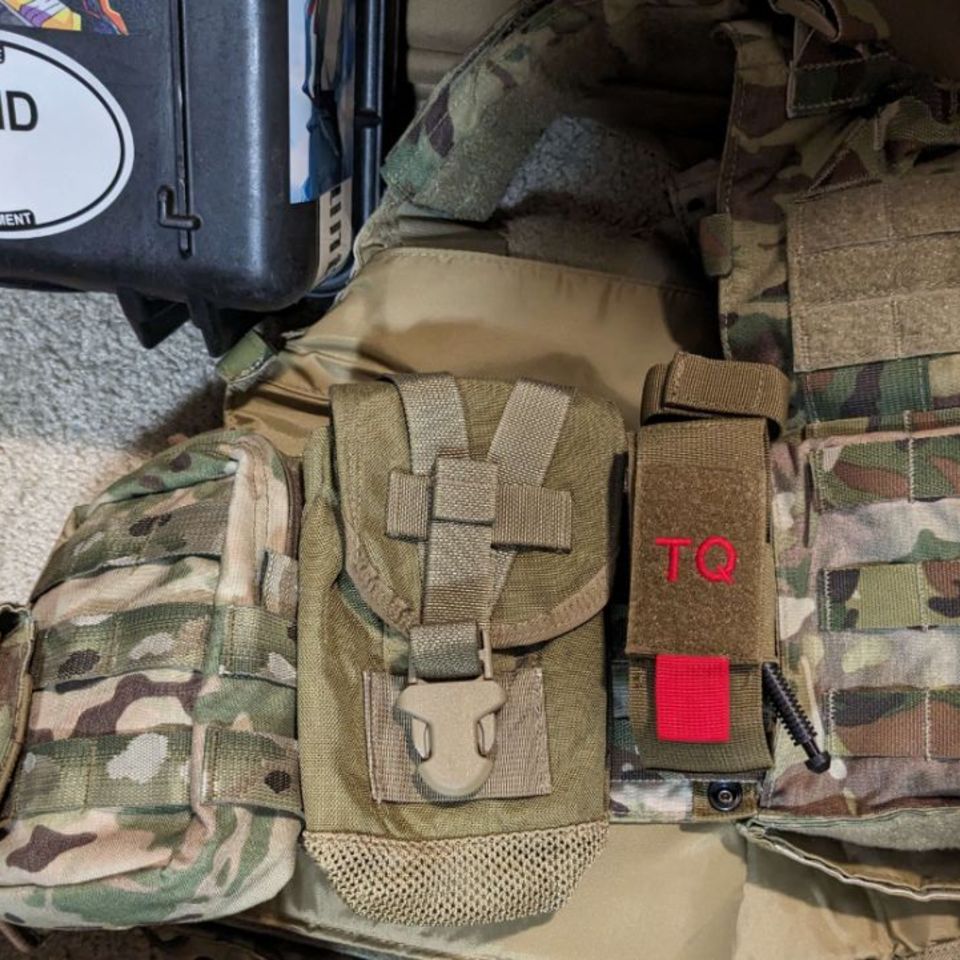 Image 3 - LBT-6094 with pouches (optional plates)