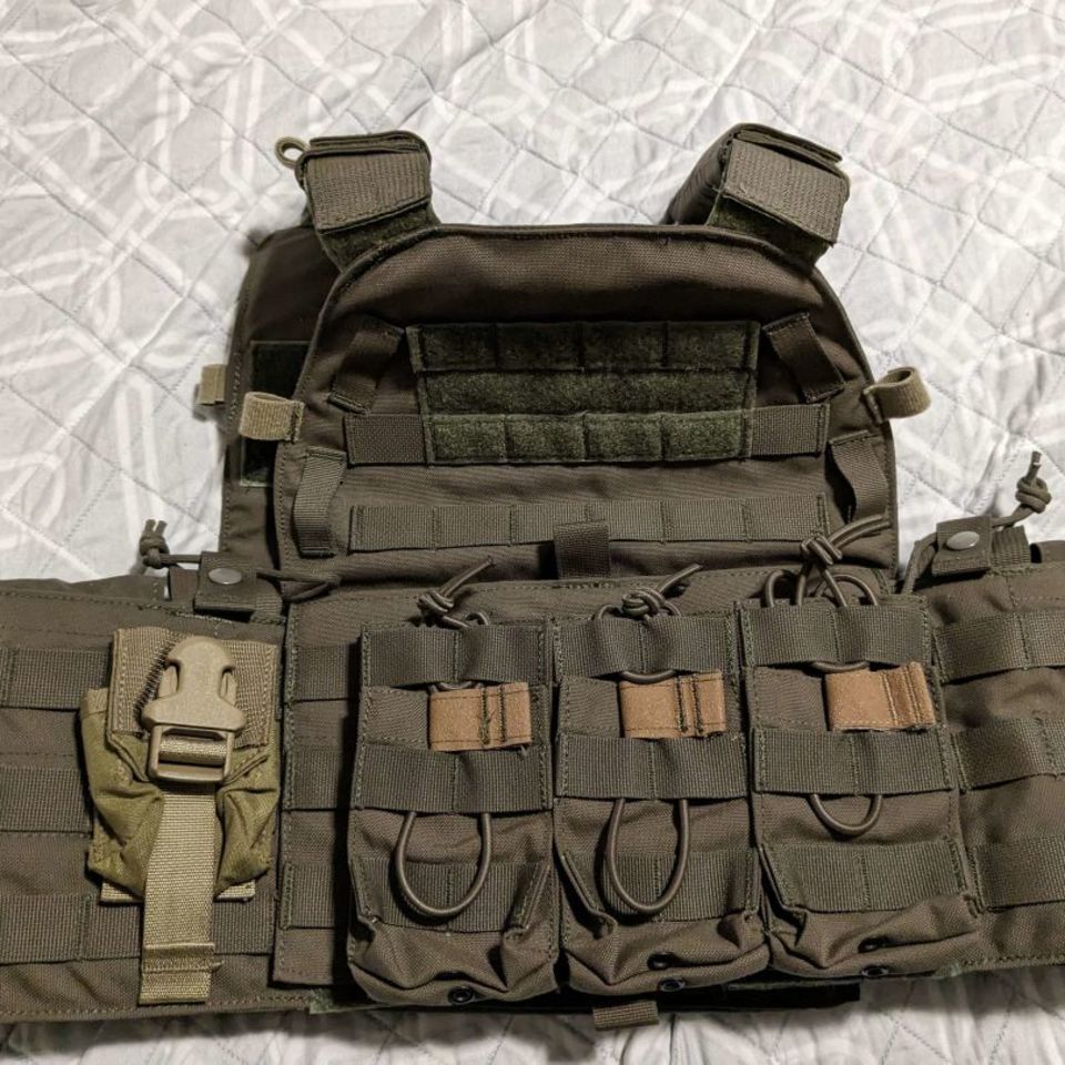Image 1 - AWS Plate Carrier RG medium