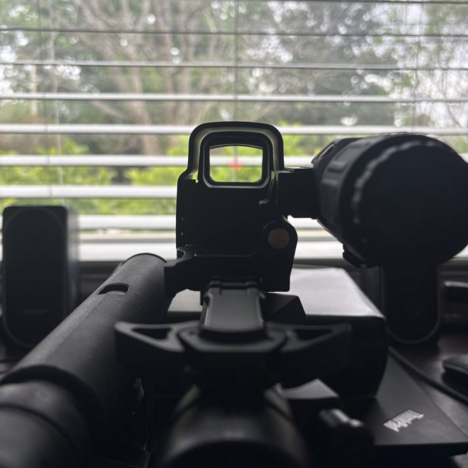 Image 4 - Eotech HHS exps2-0 with g33