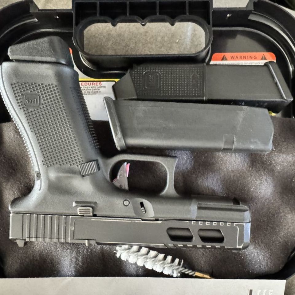 Image 4 - Glock 45 MOS 