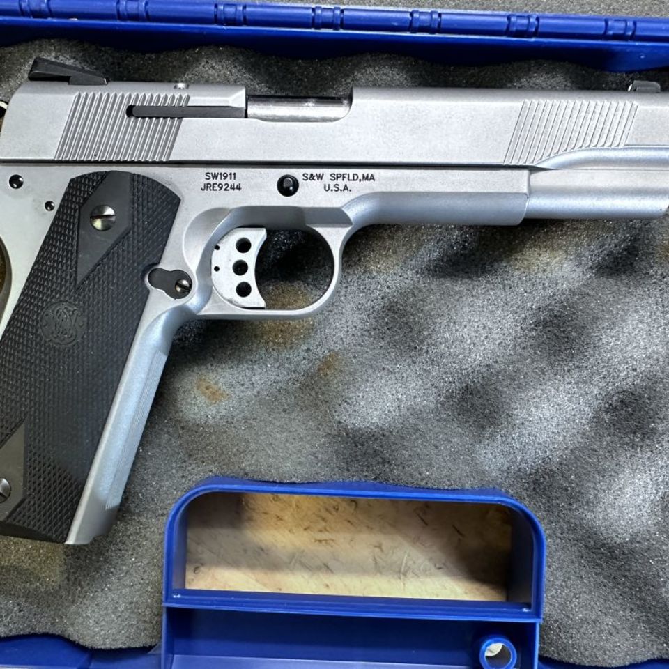 Image 2 - Smith & Wesson 1911