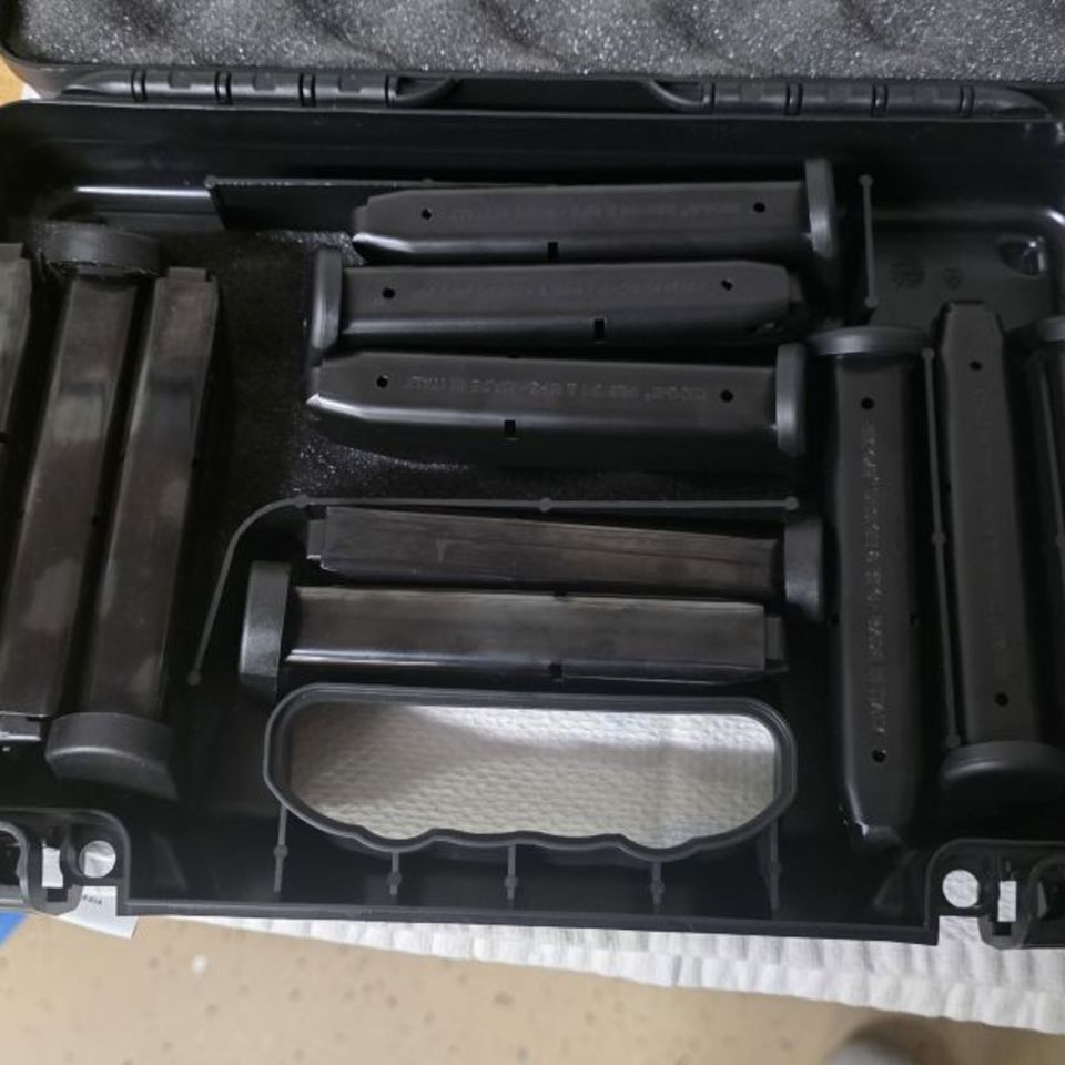 Image 4 - Beretta 92x with RMR