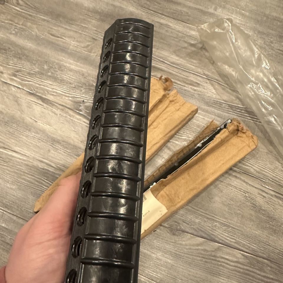 Image 3 - NOS Minty Colt M16A2 Handguard