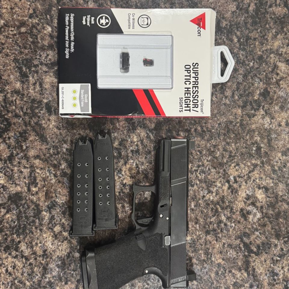 Image 1 - PRICE DROP Salient arms Glock 