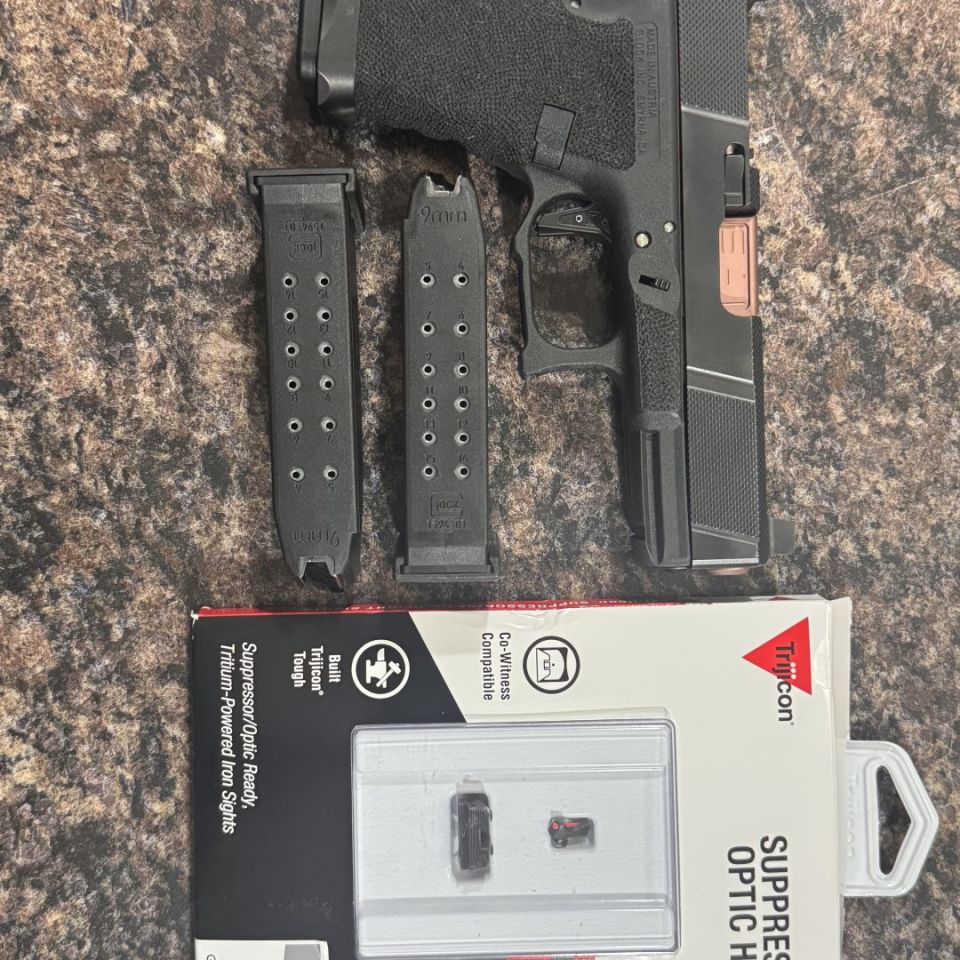 Image 2 - PRICE DROP Salient arms Glock 