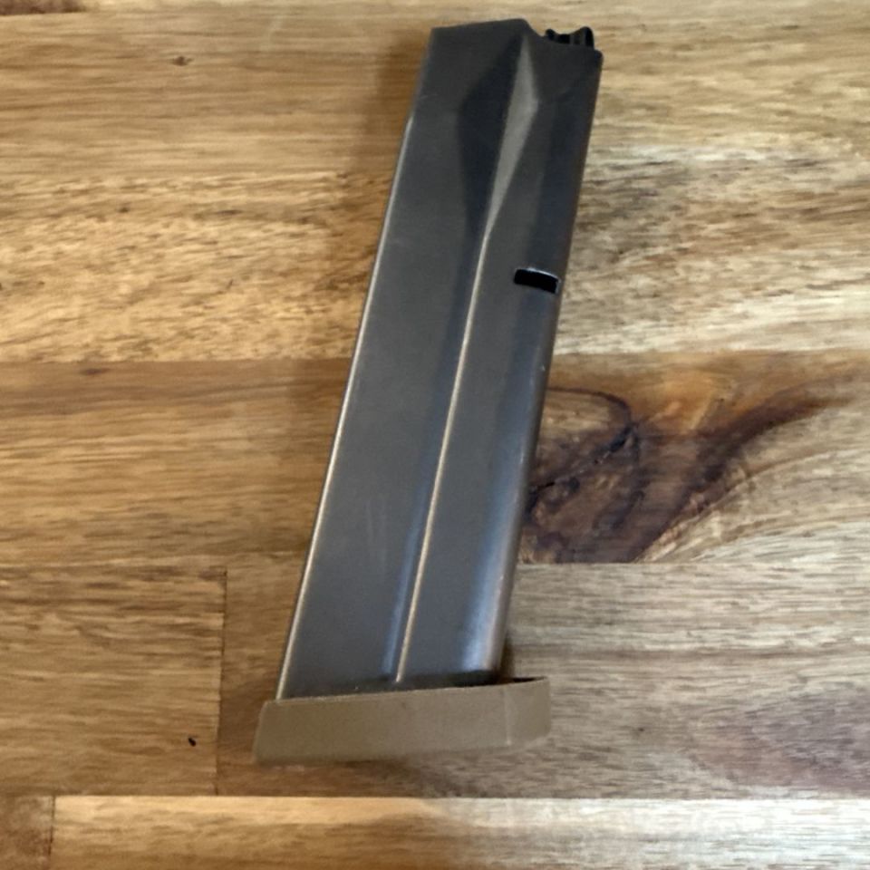 Image 2 - Beretta M9A3 Mag