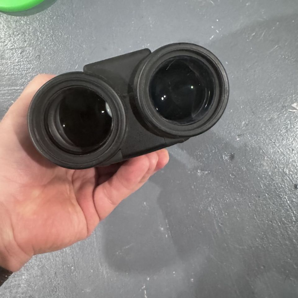 Image 4 - CANON 10x42 L IS WP 6.5 binos