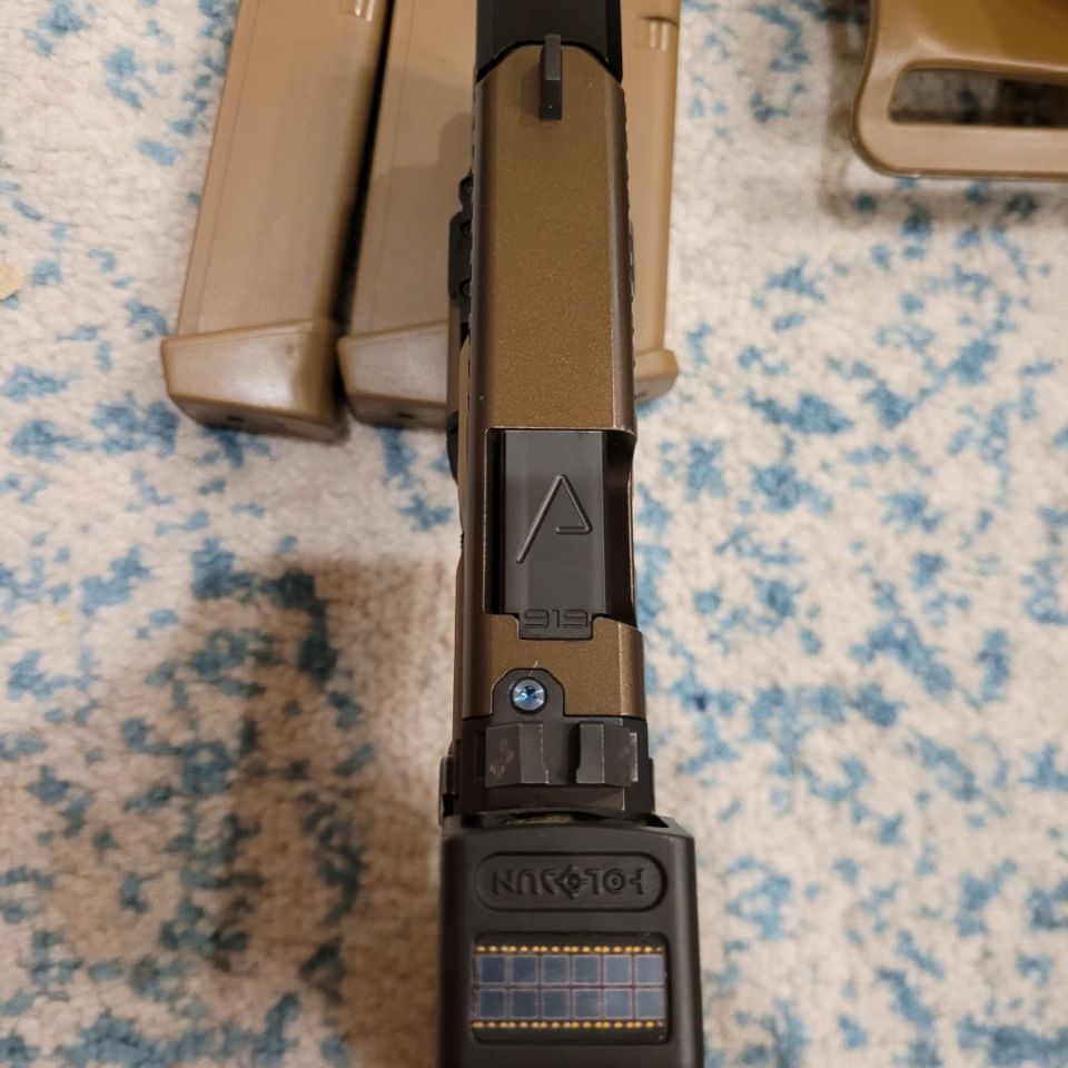 Image 4 - Glock 19X w/Accessories