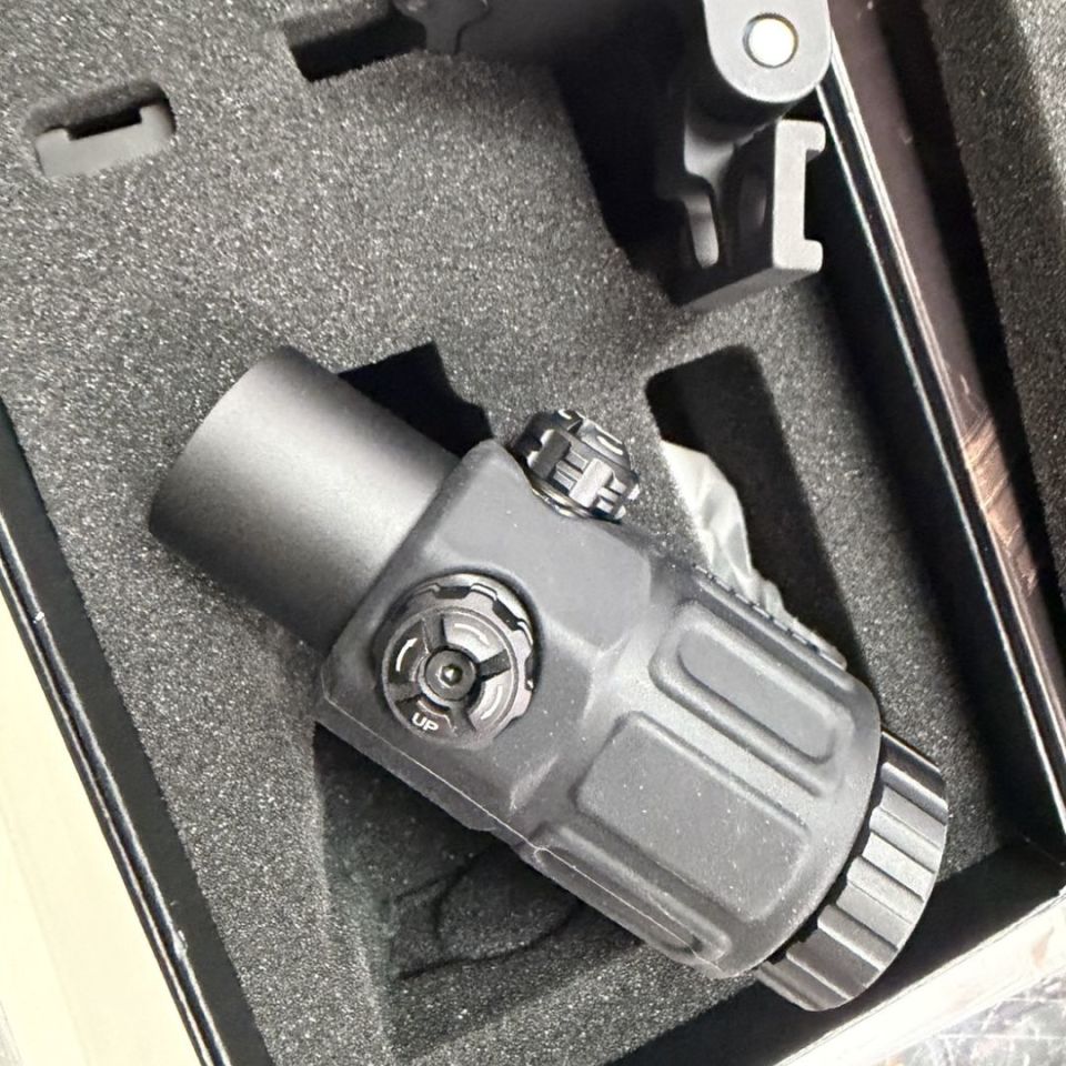 Image 3 - Eotech G33 magnfier