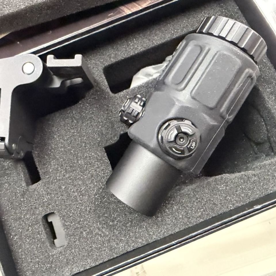 Image 2 - Eotech G33 magnfier