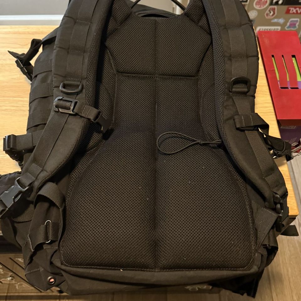 Image 2 - TYR Huron 32L pack