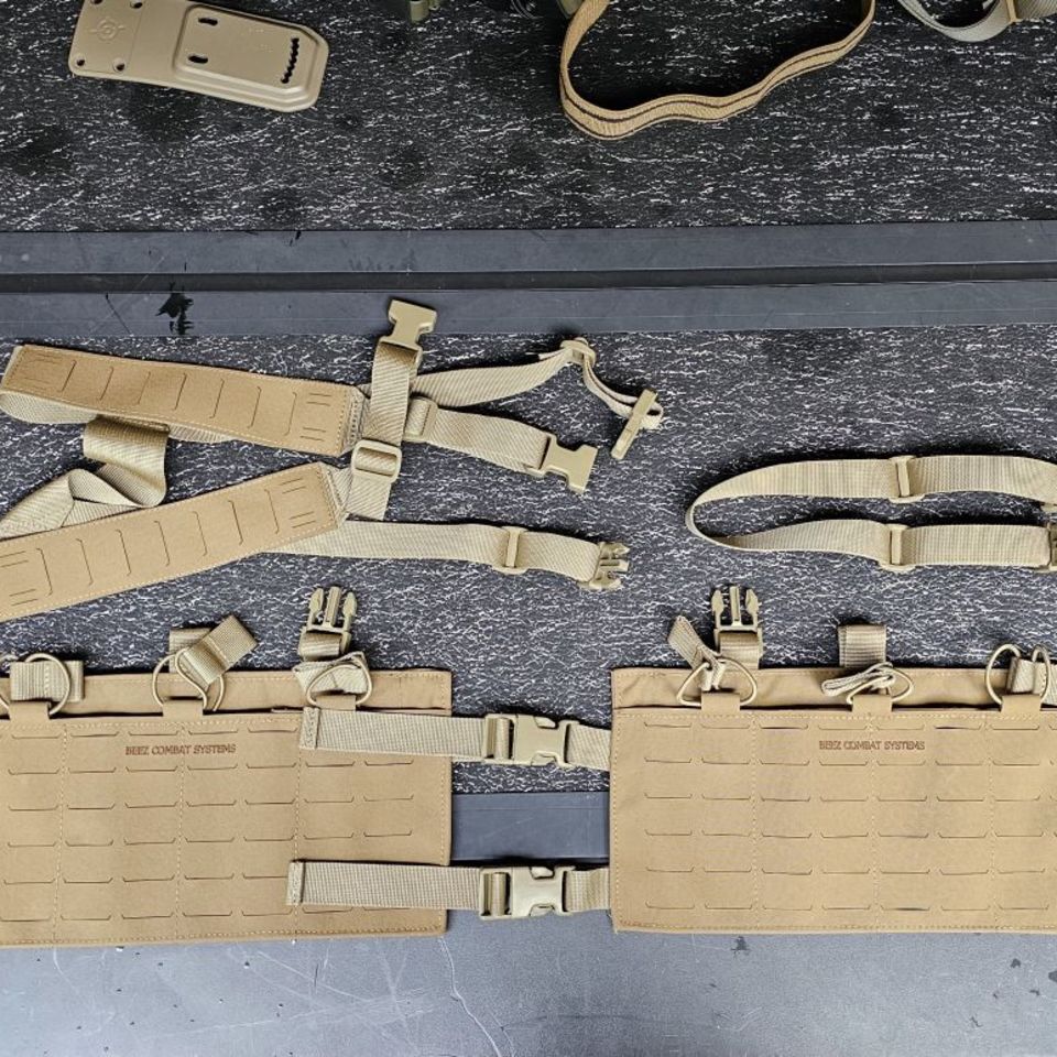 Image 1 - Beez Split-Front Chest Rig