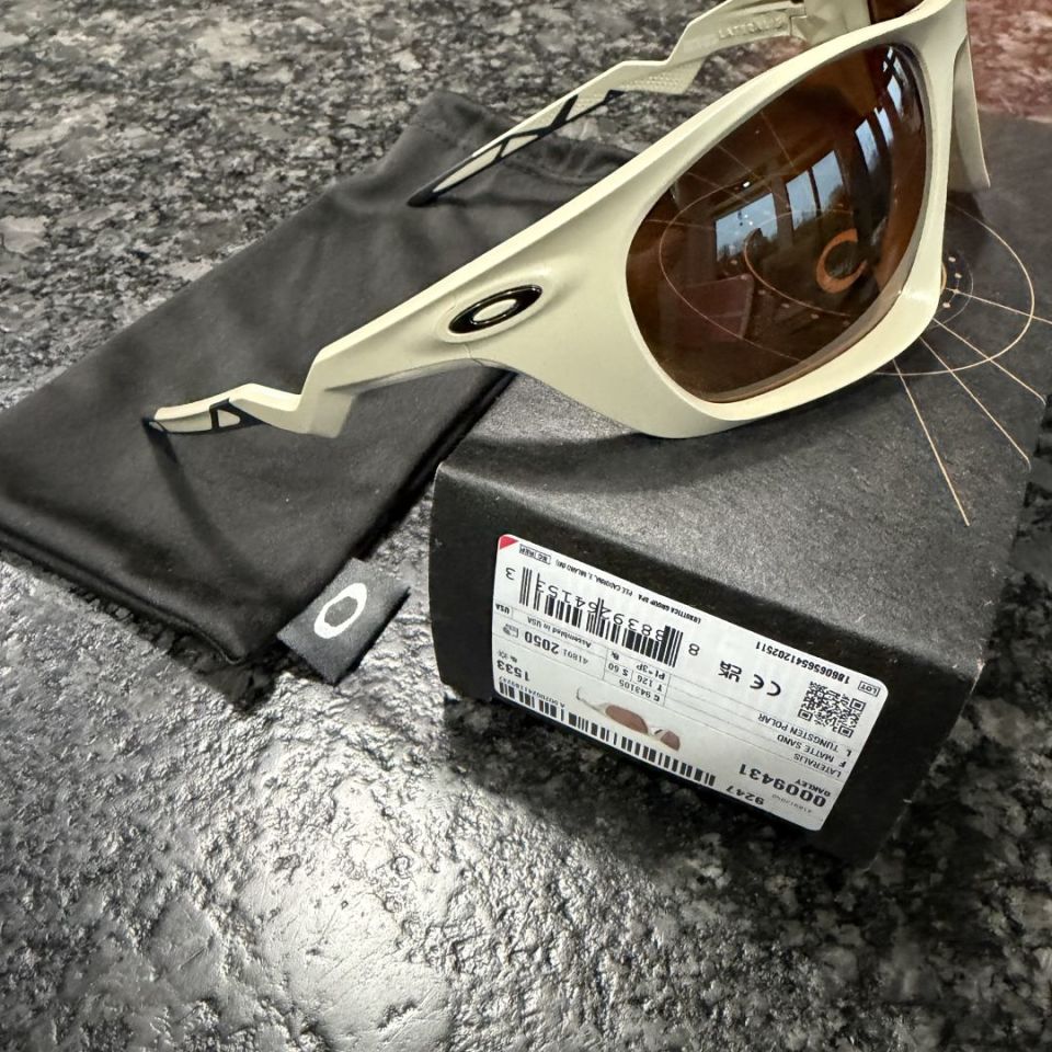 Image 2 - Oakley Lateralis OOO9431