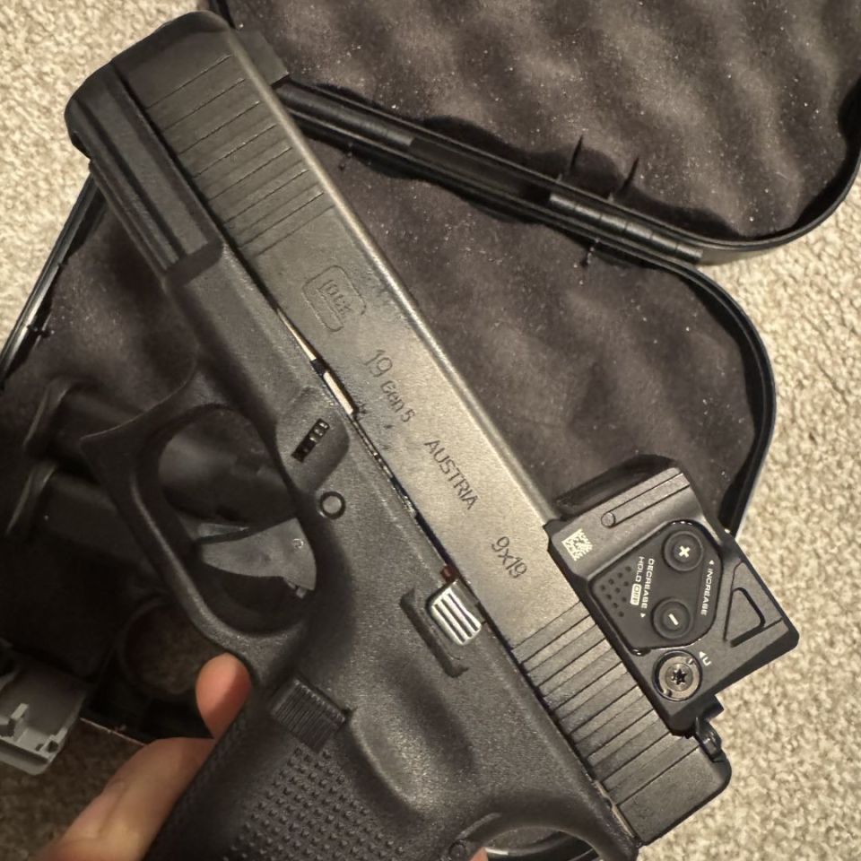 Image 3 - Glock 19 Gen 5 Aimpoint COA