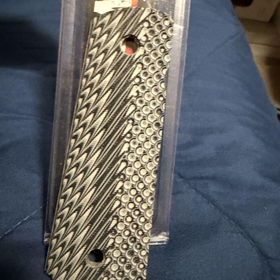 Image 2 - 1911 VZ grip