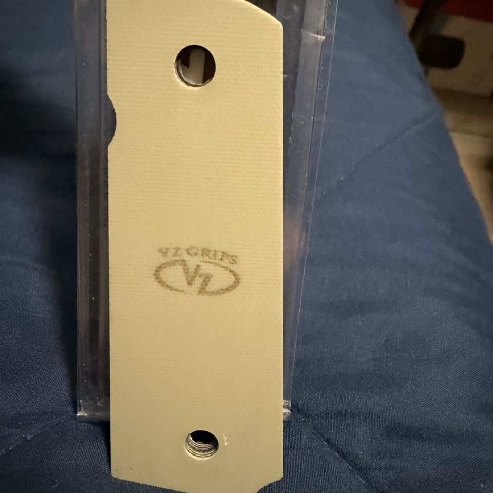 Image 3 - 1911 VZ grip