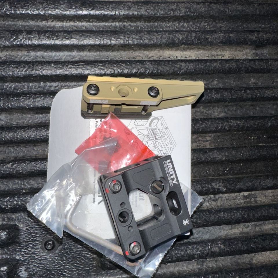 Image 1 - Unity t2 and eotech mount 