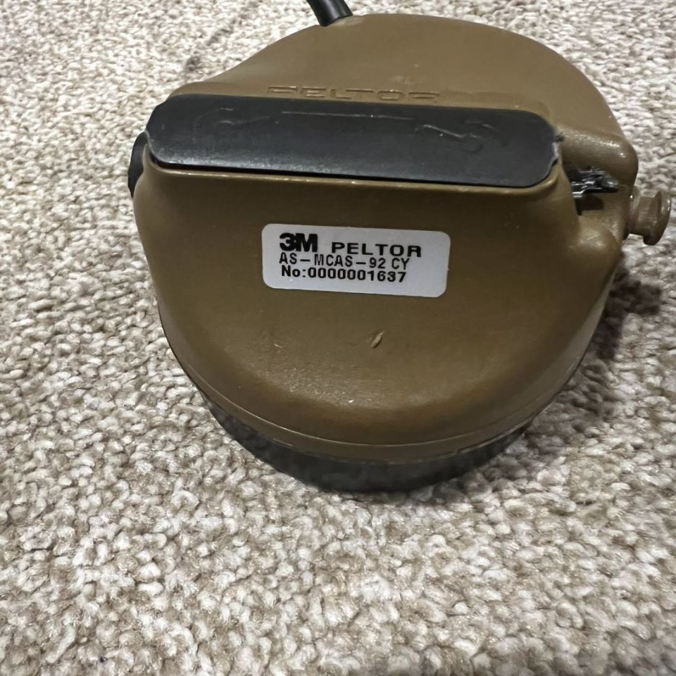 Image 2 - Peltor Comtac 3s/Invisio Plug