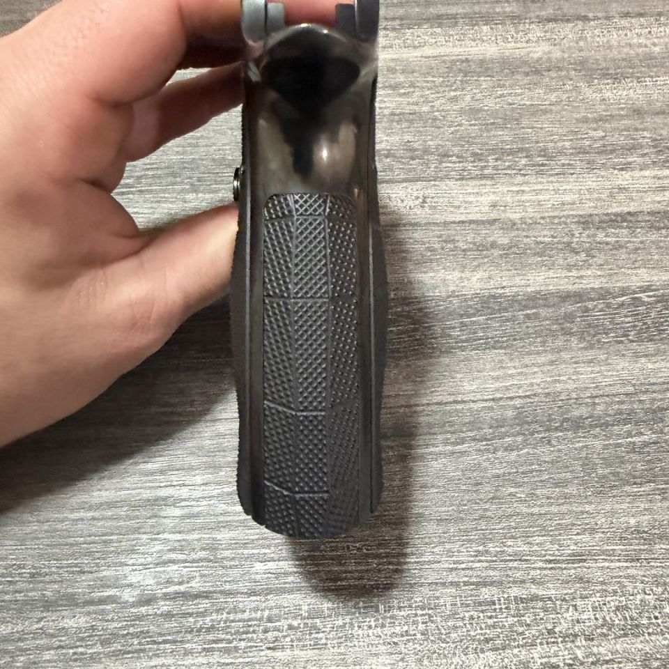 Image 3 - Sig AXG Grip