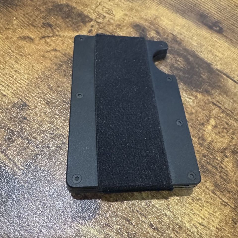 Image 3 - Q minimalist  wallet (air tag)