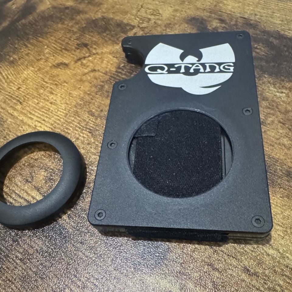 Image 2 - Q minimalist  wallet (air tag)