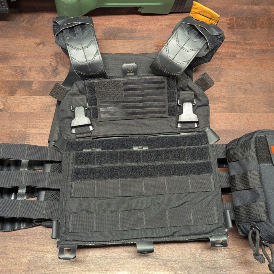 Image 1 - Husar Noble Carrier