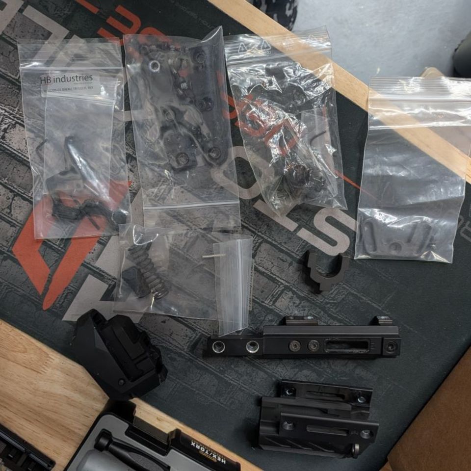 Image 2 - Cz bren 2 parts