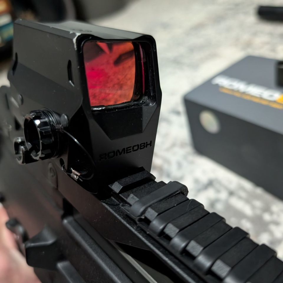 Image 4 - Sig Romeo 8H