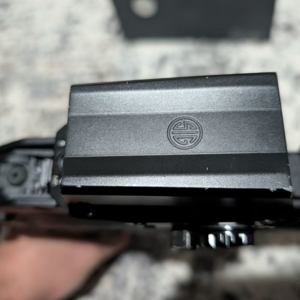 Image 3 - Sig Romeo 8H