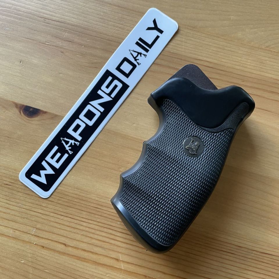 Image 1 - Pachmayr Vindicator Grip AR-15