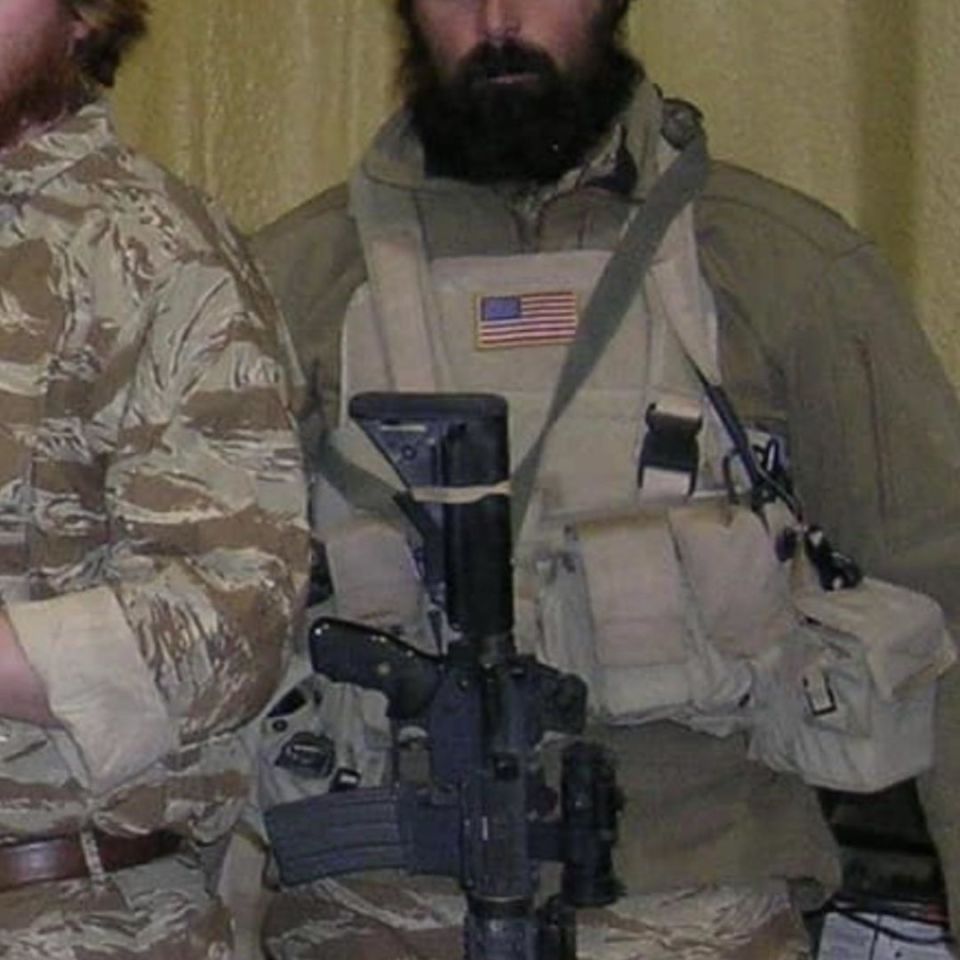 Image 4 - Pachmayr Vindicator Grip AR-15