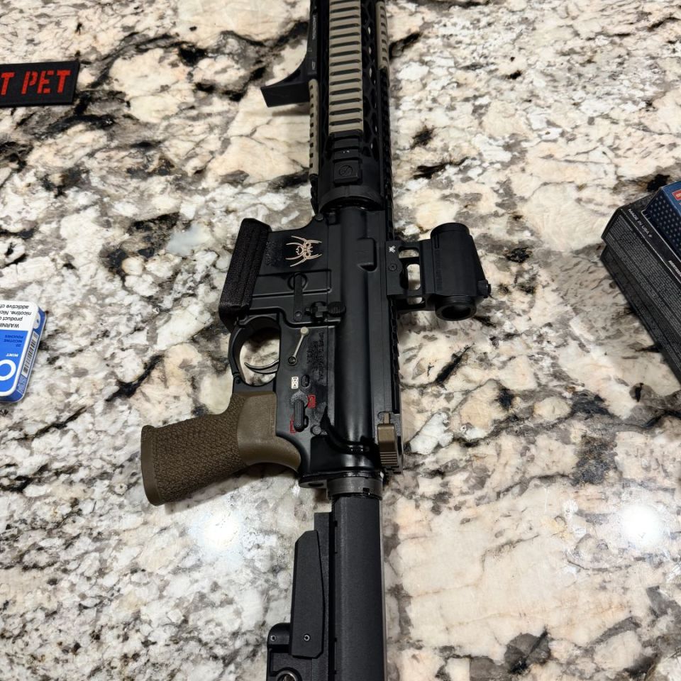 Image 2 - Price drop!!!!!300 blk w xtras