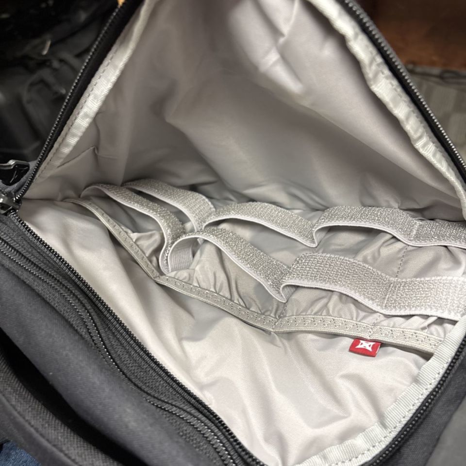 Image 4 - Vertx Gamut sling 18L