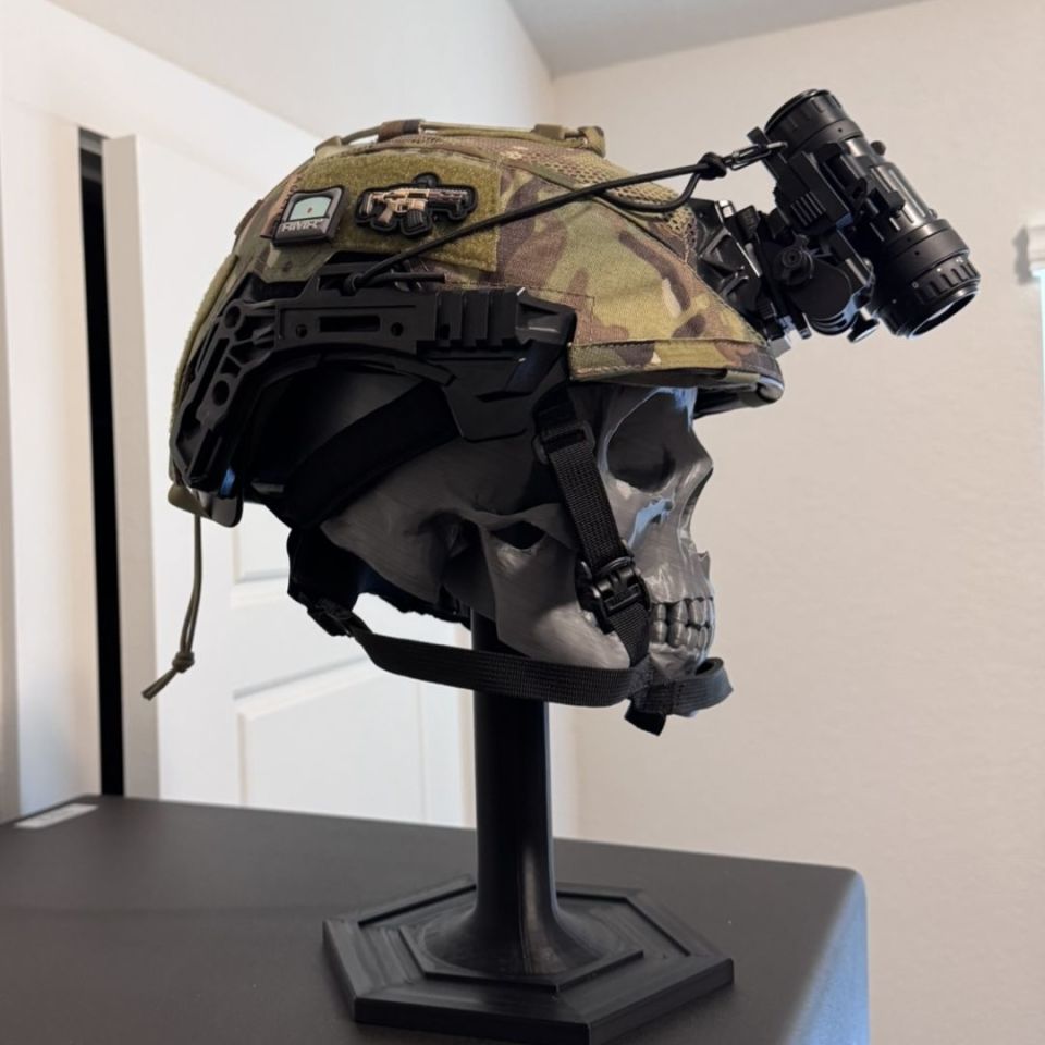 Image 2 - 3D PRUNTED SKULL HELMET STAND 