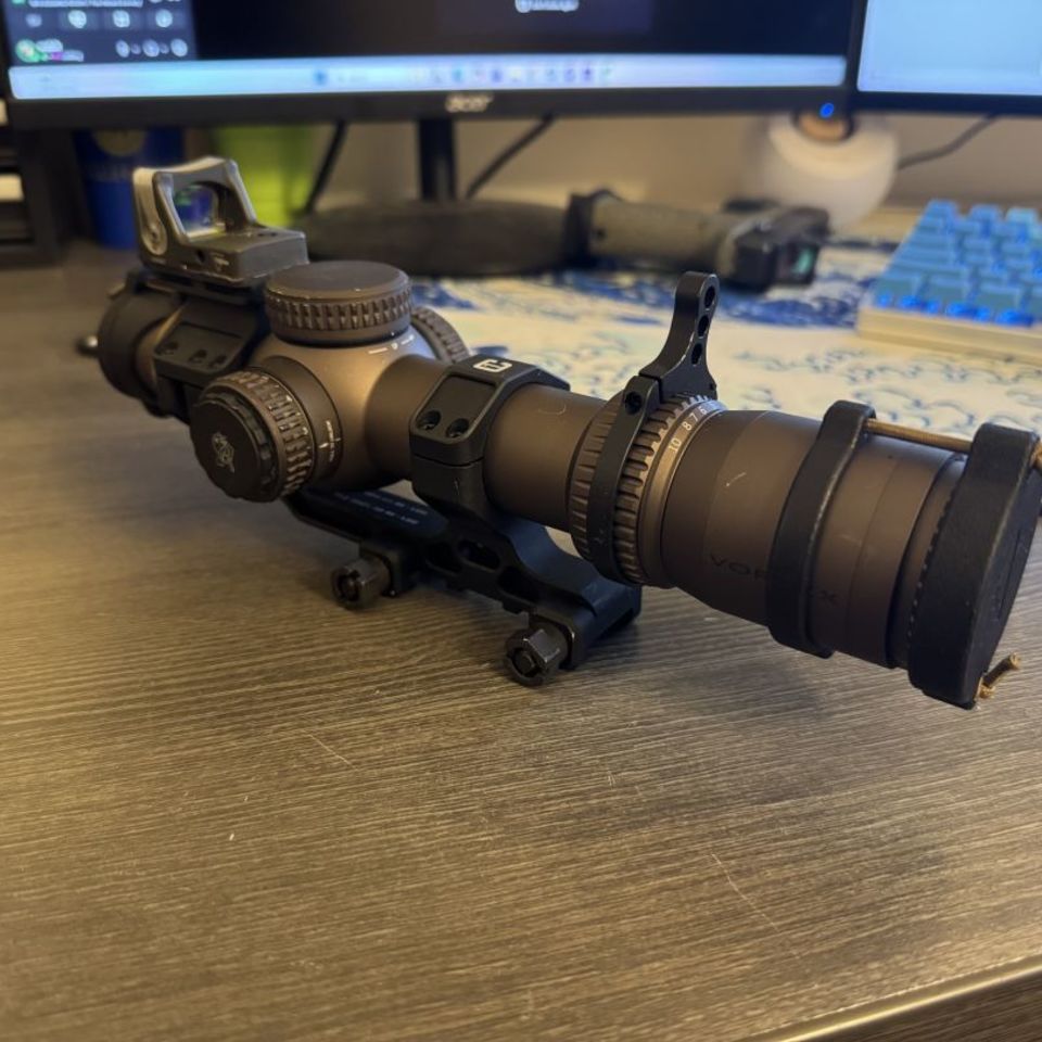 Image 4 - Vortex Razor 1-10x / RMR