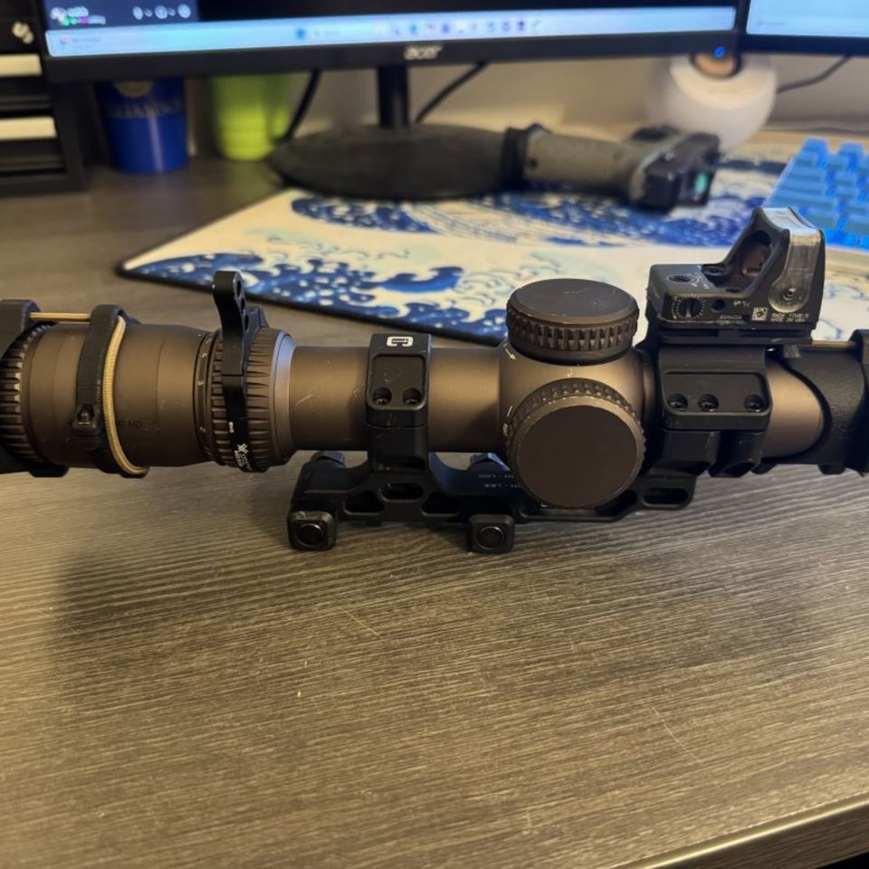 Image 2 - Vortex Razor 1-10x / RMR