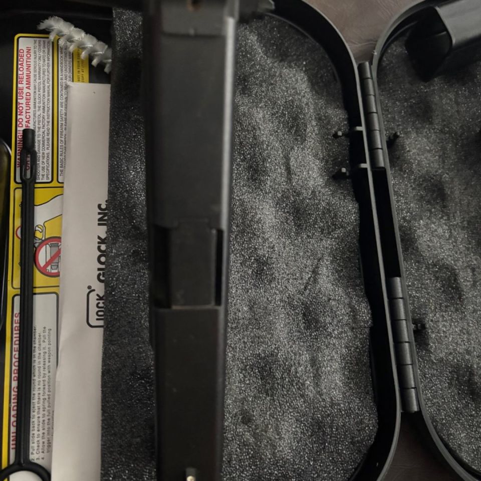 Image 3 - Glock 17 G17 Gen3 Blue Label