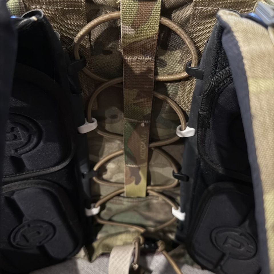 Image 4 - Crye CPC with zip on pack 