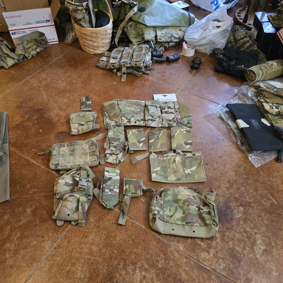 Image 3 - Molle pouches