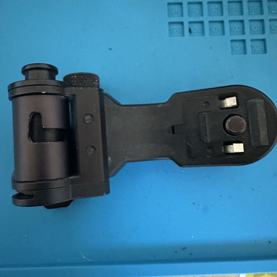 Image 2 - Wilcox PVS14 J-Arm