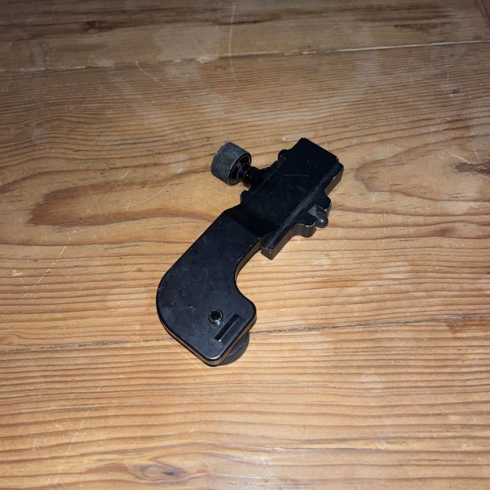 Image 1 - USGI NV / Thermal Weapon Mount