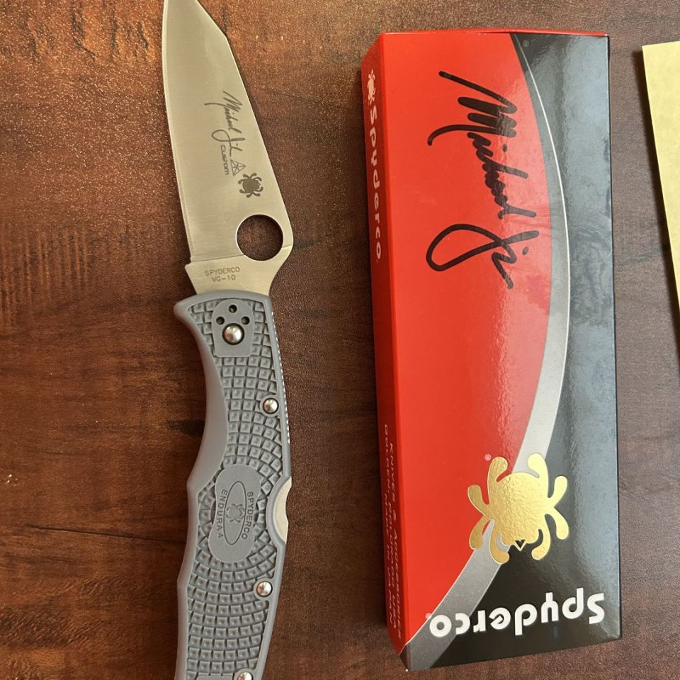 Image 4 - Custom Spyderco Endura 4