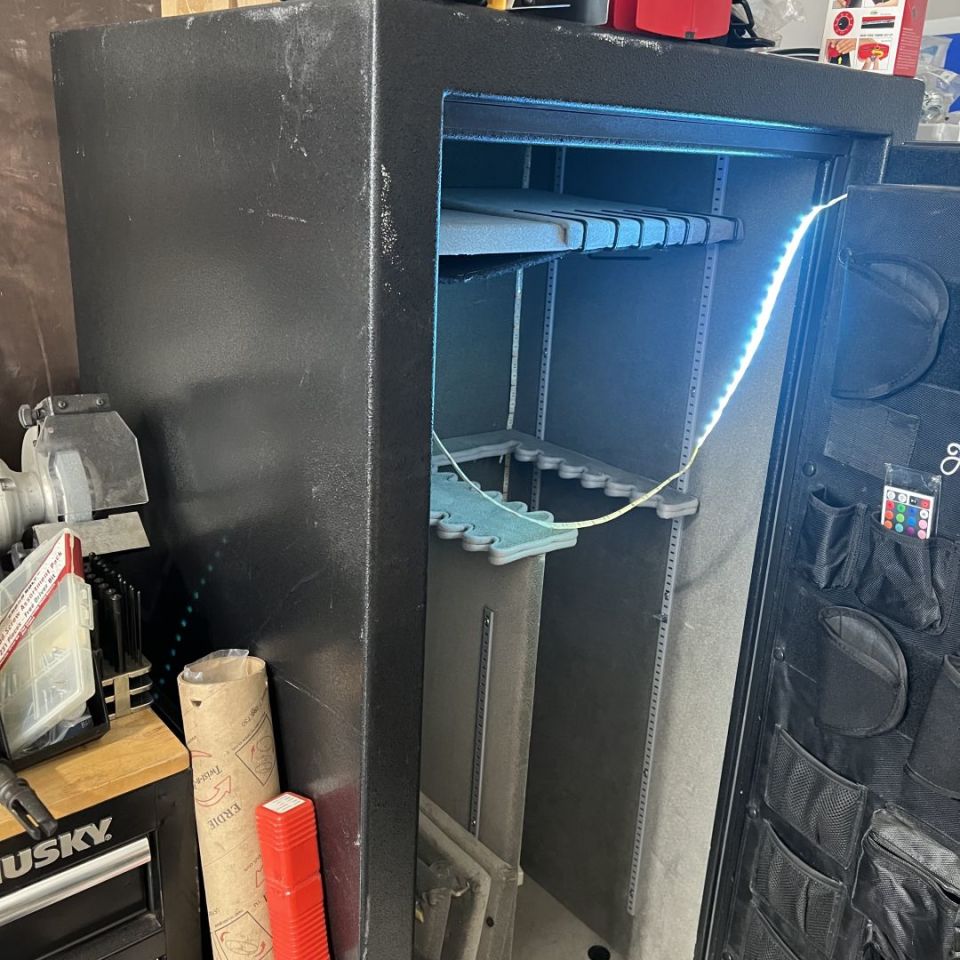 Image 4 - AmSec NF6030 Safe