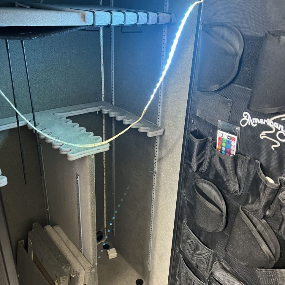 Image 3 - AmSec NF6030 Safe