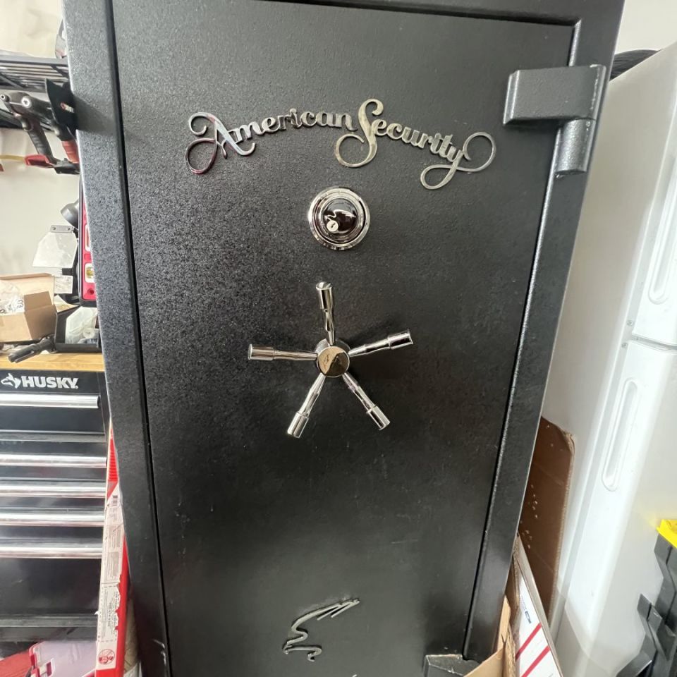 Image 2 - AmSec NF6030 Safe